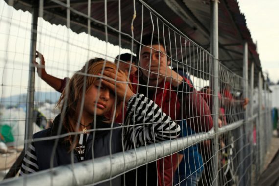Ish-koordinatori i Gjirokastrës bën thirrje për luftë: Po erdhën refugjatët, do kalojnë mbi trupat tanë… Ish-koordinatori i Gjirokastrës bën thirrje për luftë: Po erdhën refugjatët, do kalojnë mbi trupat tanë…