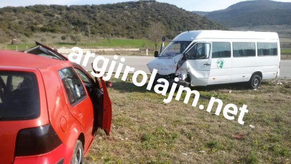 Tragjike, ndërron jetë vajza e aksidentuar në Tepelenë. 7 të plagosur të tjerë kurohen në spitalin e Gjirokastrës Tragjike, ndërron jetë vajza e aksidentuar në Tepelenë. 7 të plagosur të tjerë kurohen në spitalin e Gjirokastrës