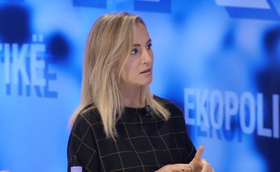 ‘Bie’ kandidatura e Ornela Çuçit për Gjirokastrën, ja lëvizja surprizë sot në Tiranë ‘Bie’ kandidatura e Ornela Çuçit për Gjirokastrën, ja lëvizja surprizë sot në Tiranë