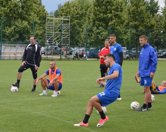 Kriza, ikën një tjetër futbollist nga Gjirokastra: Kisha 6 rroga pa marrë tek Luftëtari, nuk dinë të na mbajnë Kriza, ikën një tjetër futbollist nga Gjirokastra: Kisha 6 rroga pa marrë tek Luftëtari, nuk dinë të na mbajnë