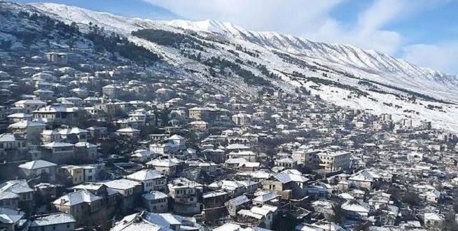 gjirokaster-debore-dimer-automjete-rruge-me-kalldrema-654x330 -