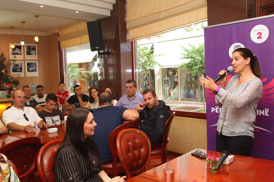 Mirela Kumbaro i dorëzon mandatin e deputetes Artemis Dralos?